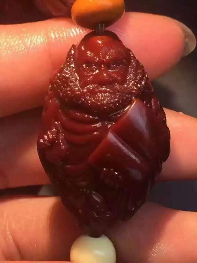 盘玩10年的橄榄核，全透了！给多少钱都不卖