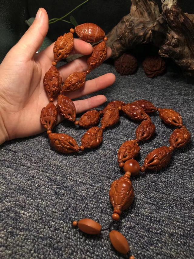 橄榄核入手后盘玩多久才能达到玉化呢
