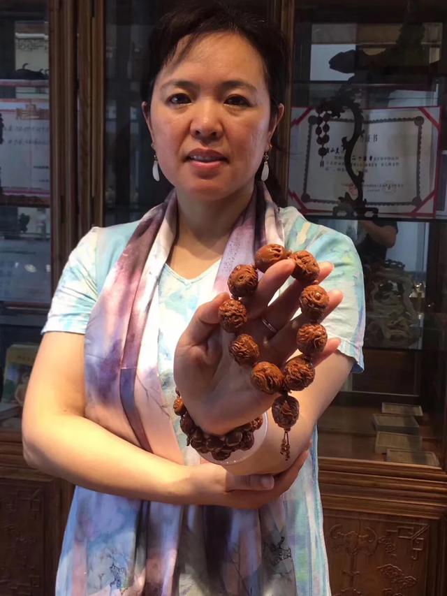 国家级核雕大师胡小兰