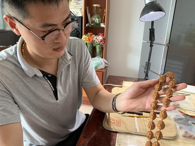 核雕“十八罗汉”，订单排到两年后…不仅有手艺，他还有副热心
