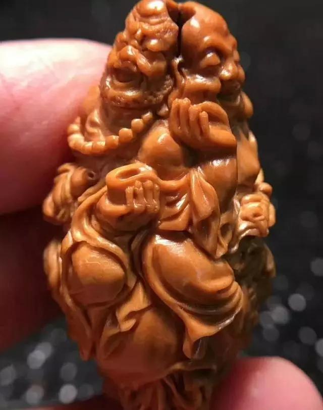 橄榄核雕在寒风凛冽的冬季应该怎么盘玩？