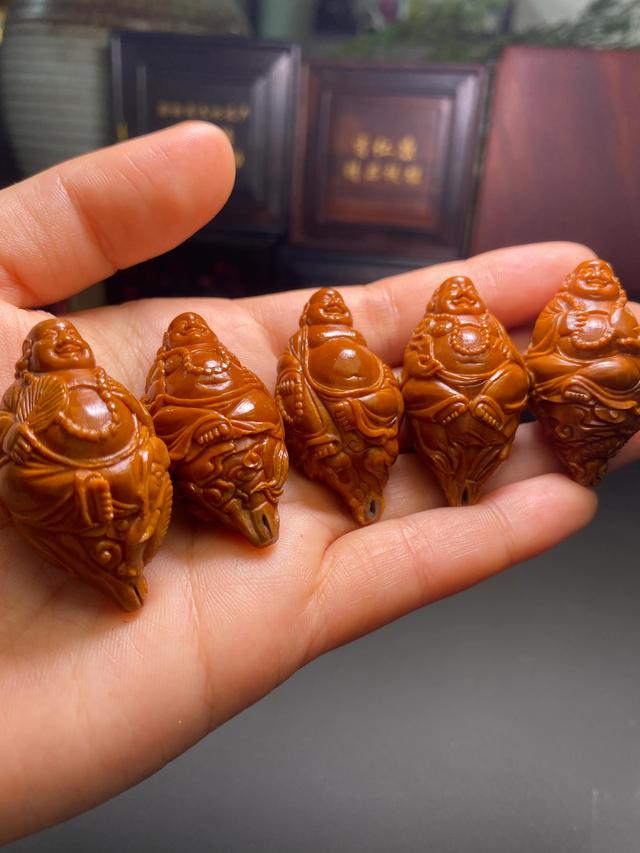 纯手工橄榄核雕刻