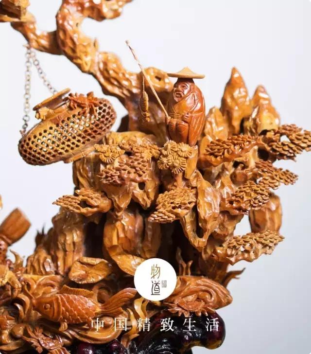 一颗橄榄核，不到2厘米，他把一生都耗在榄雕上却无怨无悔