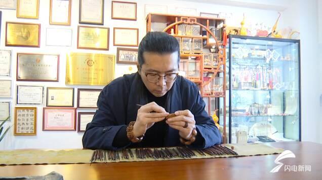 潍坊非遗传承人免费传授“看家本领”立志将核雕技艺发扬光大