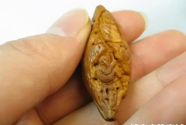 非常小器：鬼斧神工的核雕艺术